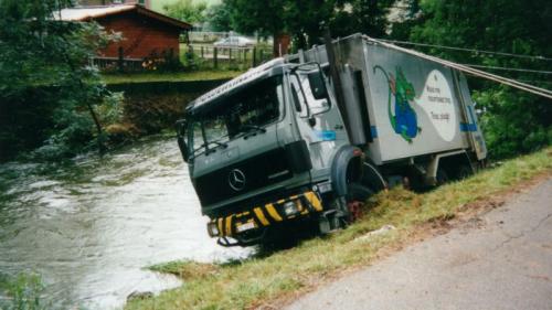 Camion dans la Suze